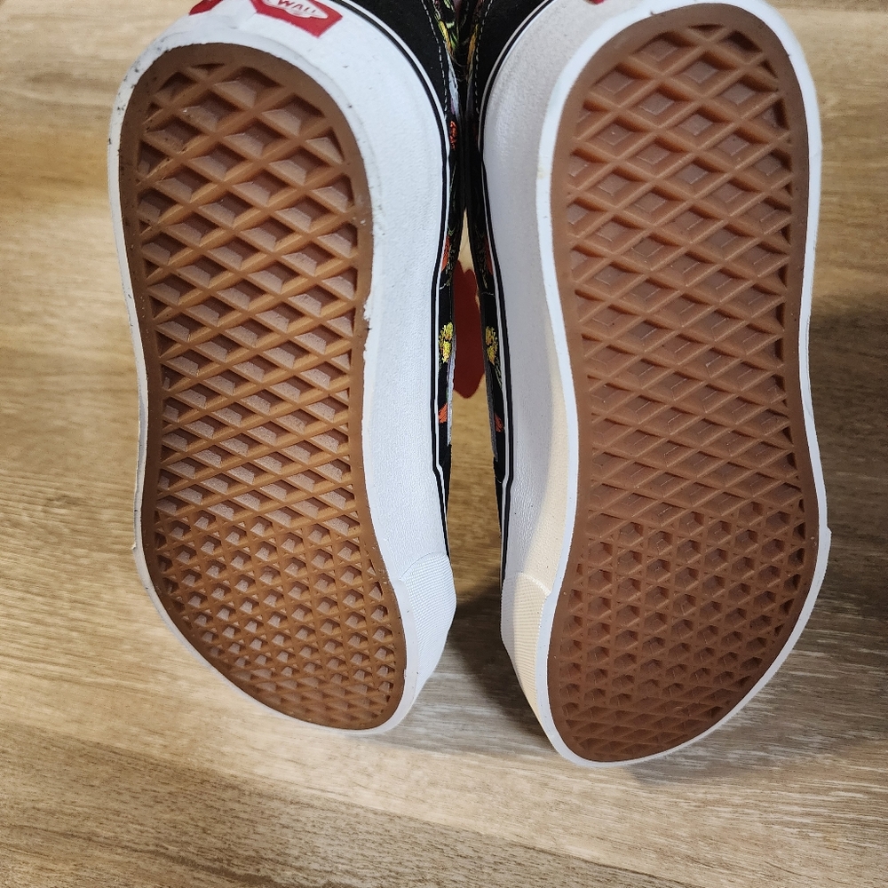 NWT Vans Black High-Tops with Floral and Checkered Design - Picture 7 of 8